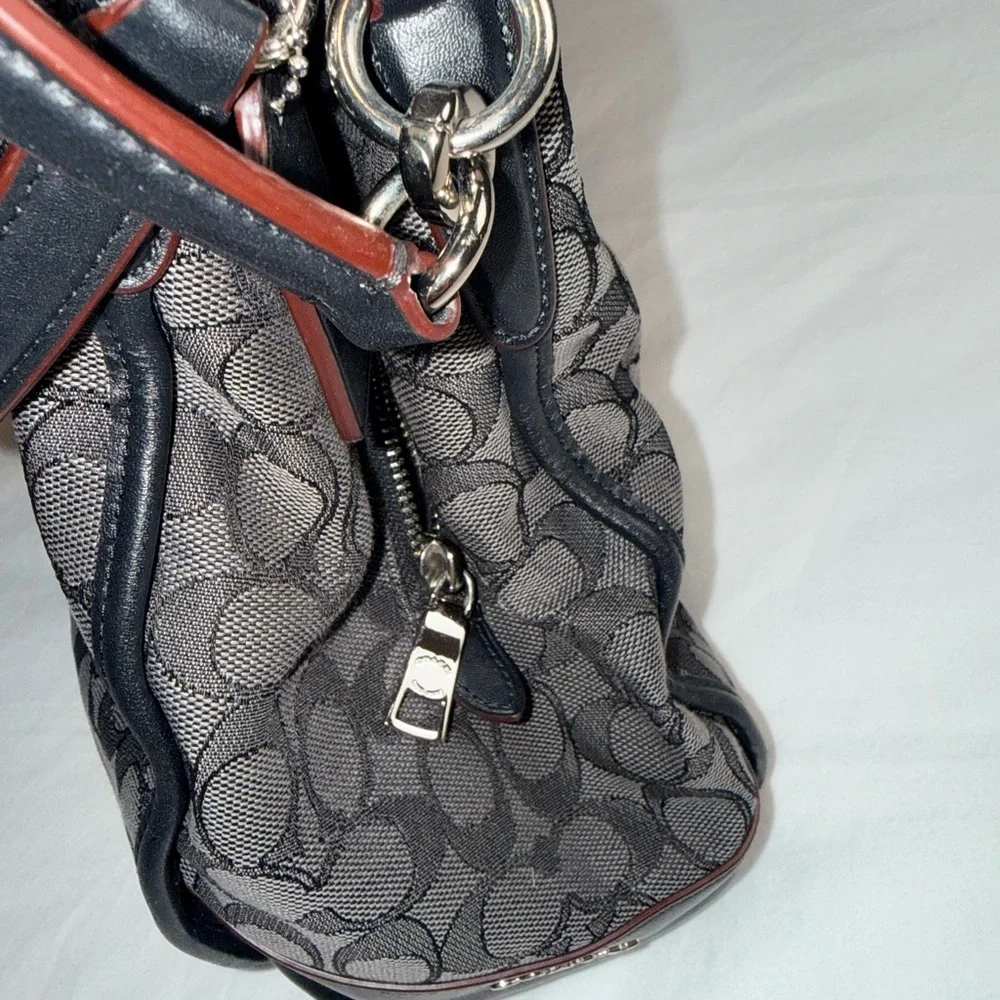 👜 Coach Signature Soho Flap Hobo Shoulder Bag